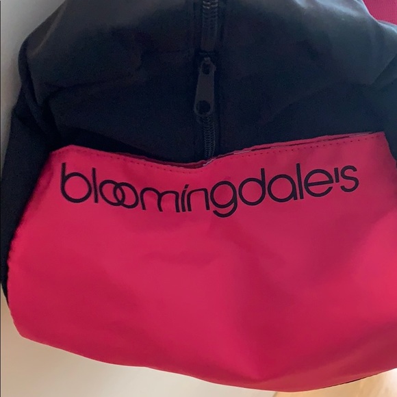 Bloomingdales Gym/Travel Bag - Picture 2 of 4